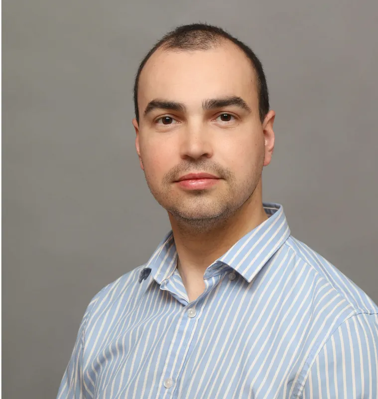 Dr. Maxim Glebov